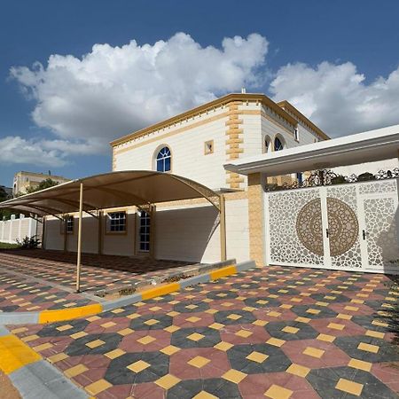 International Abu Dhabi Hostel Exterior foto