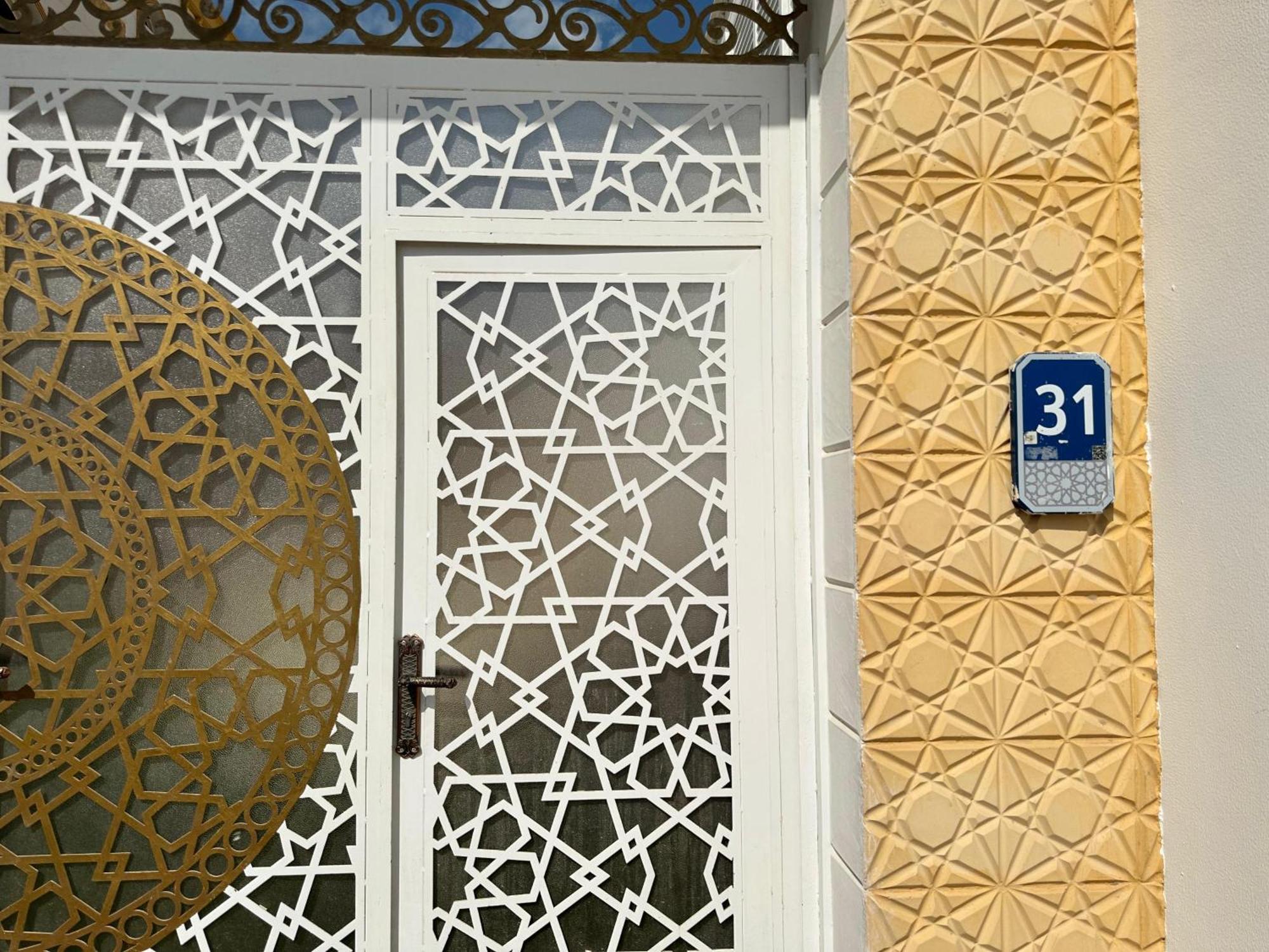 International Abu Dhabi Hostel Exterior foto