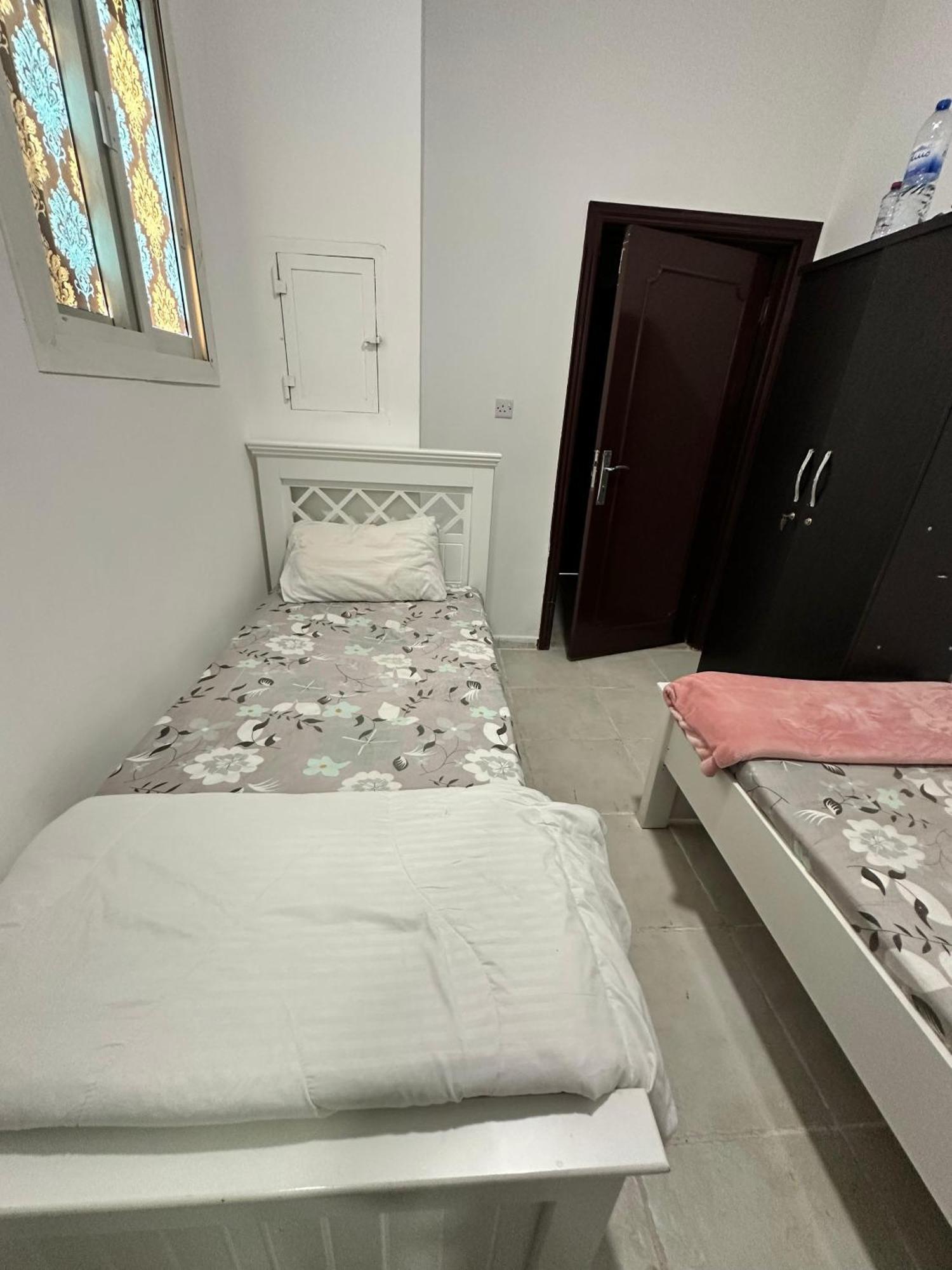 International Abu Dhabi Hostel Exterior foto